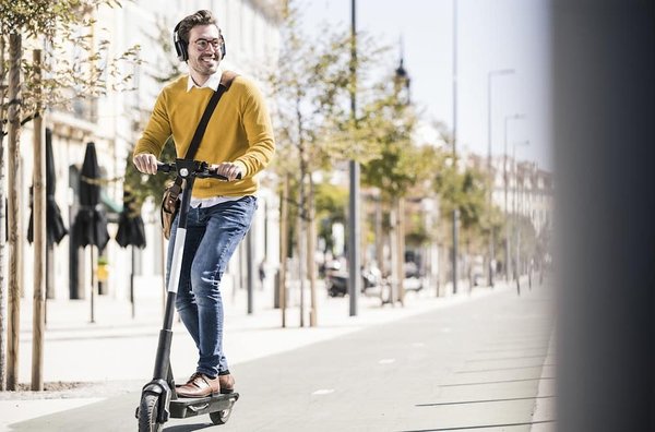 Pourquoi investir dans des trottinettes électriques légères ?