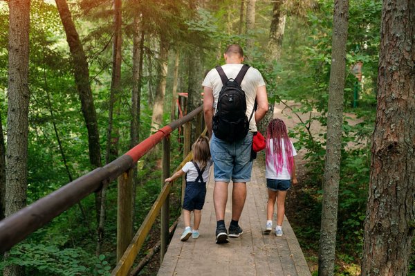 Quelles mesures écologiques sont adoptées par les campings de cette région ?