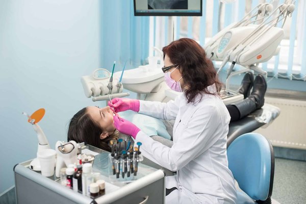 Les cliniques dentaires à Repentigny acceptent-elles l'assurance dentaire ?